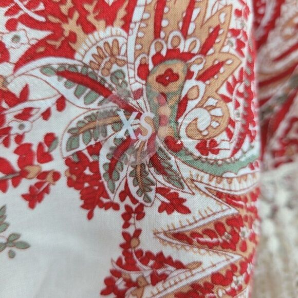 Kendall + Kylie Boho Cropped Paisley Print Top Bell Sleeves Lace Trim Sz XS Red - Picture 11 of 13